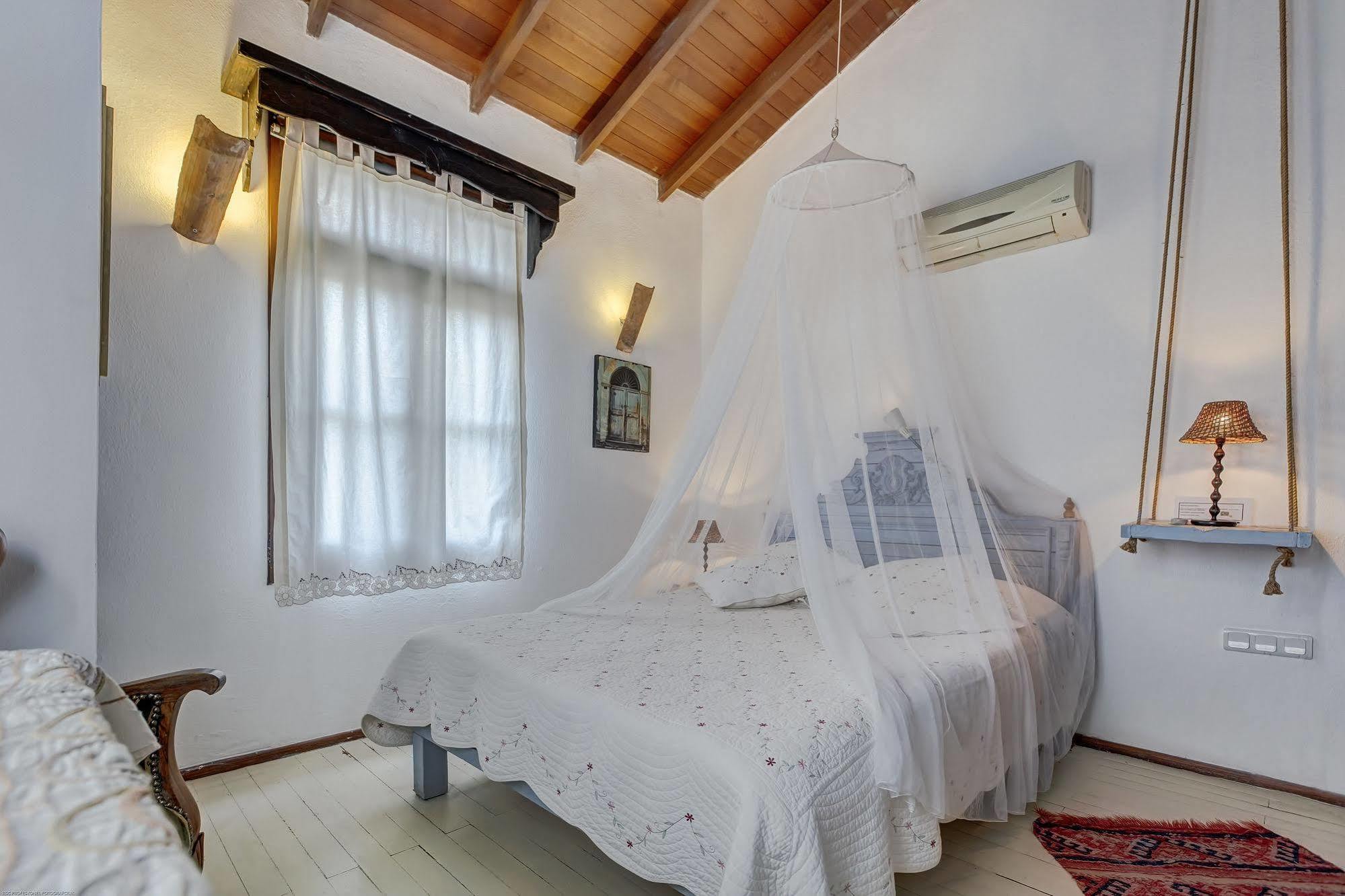 Retro Butik Otel (Adults Only) Çeşme Dış mekan fotoğraf