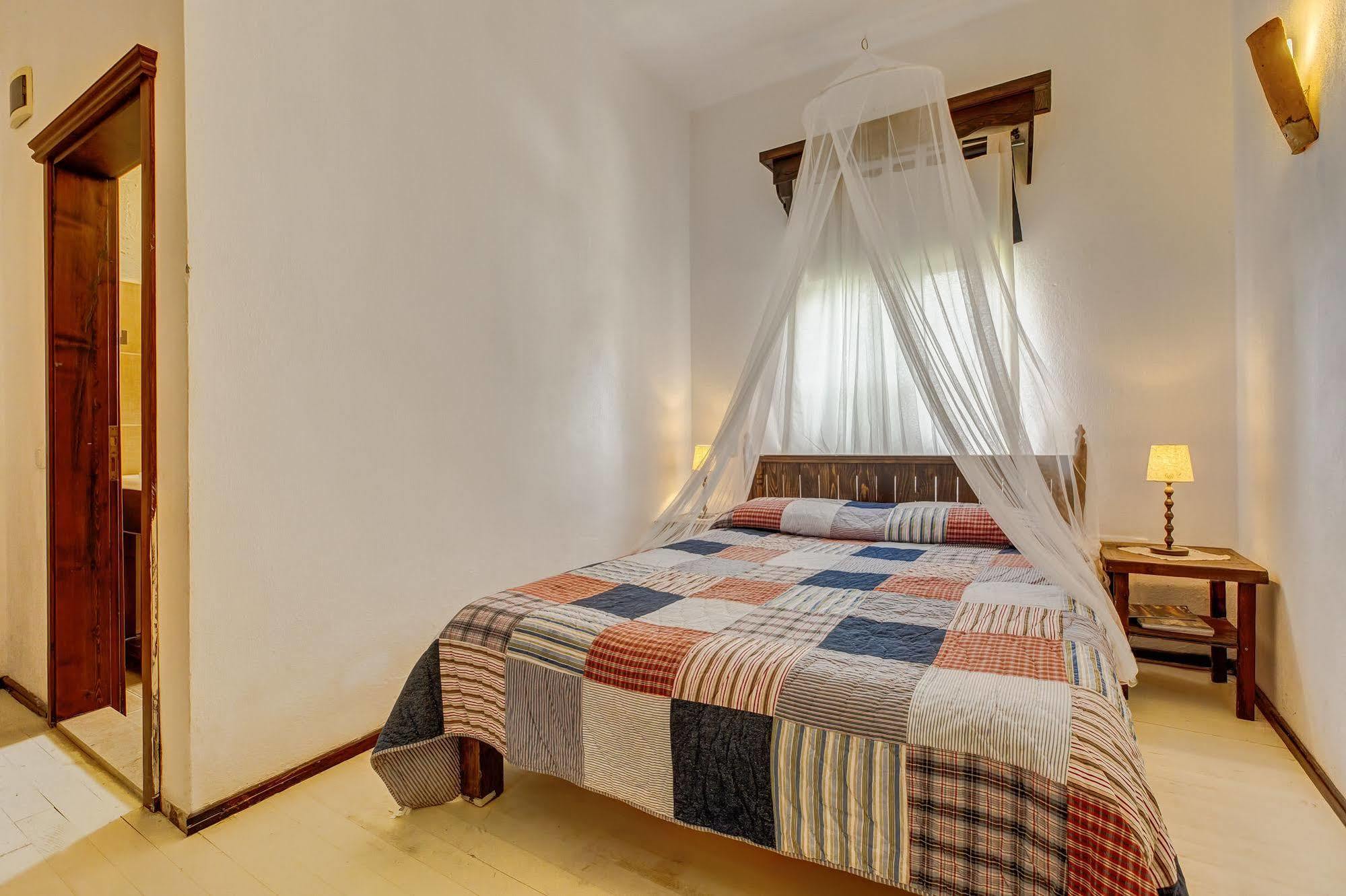 Retro Butik Otel (Adults Only) Çeşme Dış mekan fotoğraf