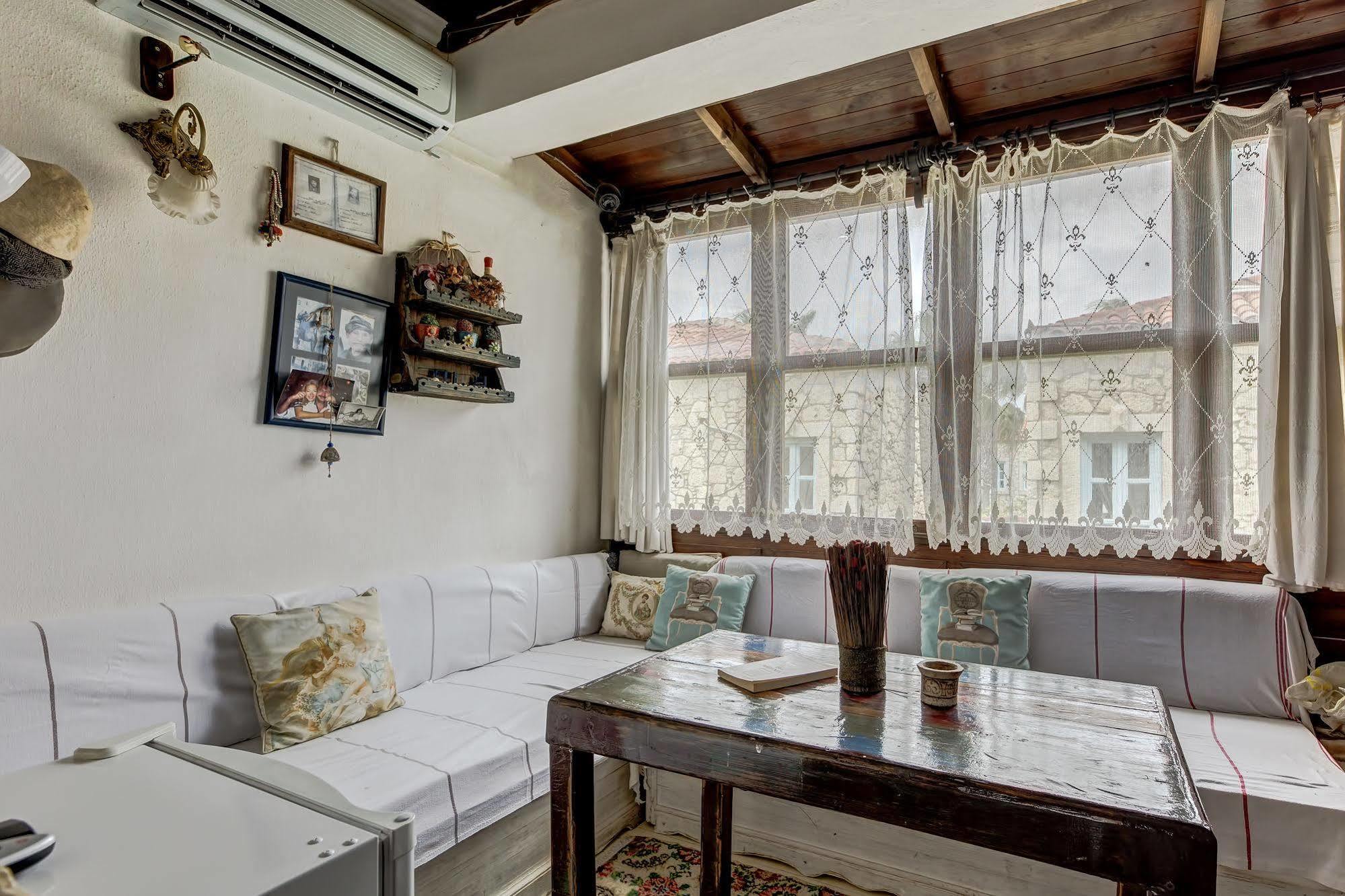 Retro Butik Otel (Adults Only) Çeşme Dış mekan fotoğraf
